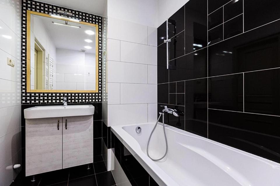 Цехова 1 Appartement Lviv Buitenkant foto